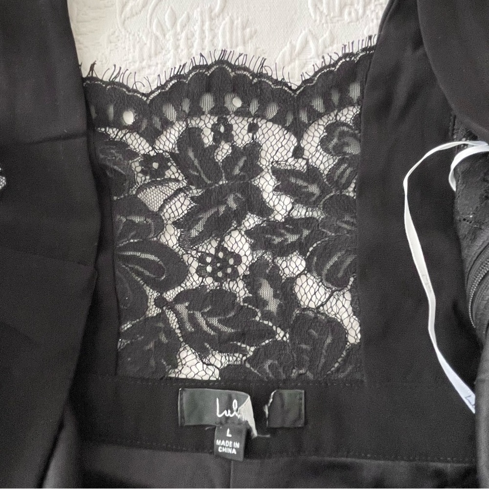 NWOT Lulus Kiska Black Lace Wide-Leg Jumpsuit Large - Picture 4 of 8